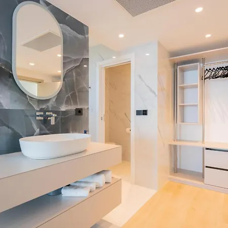 Lovely Home In Brela With Sauna * Brela