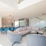 5 Bedroom Cozy In *
