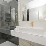 5 Bedroom Cozy In * 布雷拉
