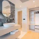 5 Bedroom Cozy In * 布雷拉