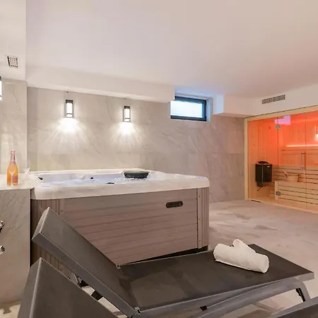 5 Bedroom Cozy In *