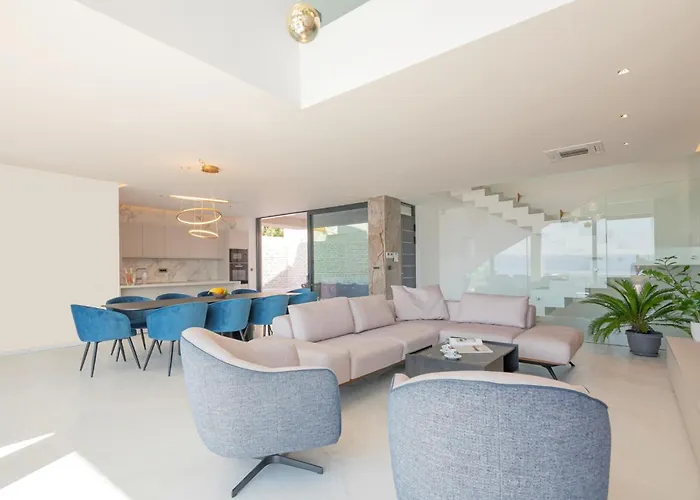 5 Bedroom Cozy In *