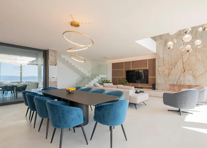 Prázdninový dům 5 Bedroom Cozy In *