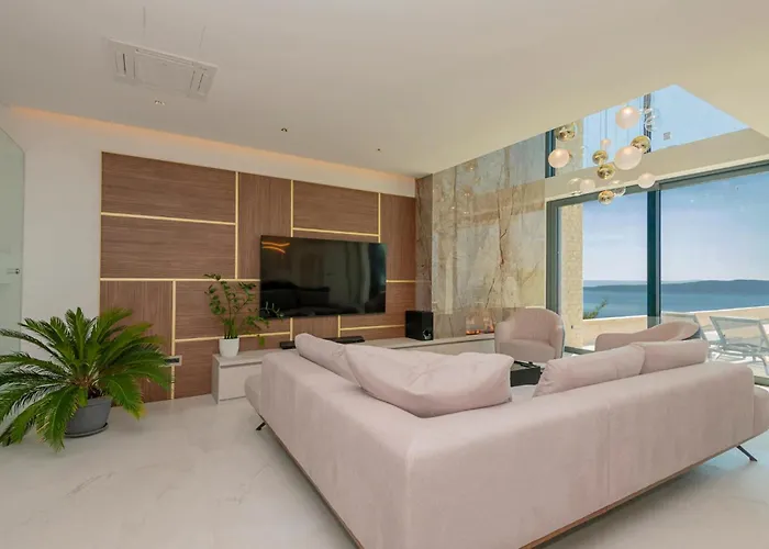 5 Bedroom Cozy In * Brela