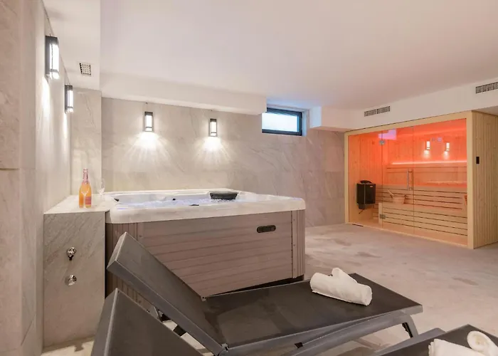 5 Bedroom Cozy In *